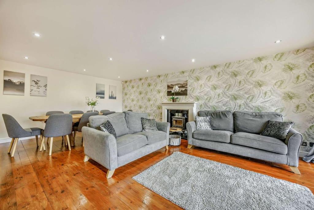 Beautiful 4-5 Bedroom Village House With Rural Views Salford  Esterno foto