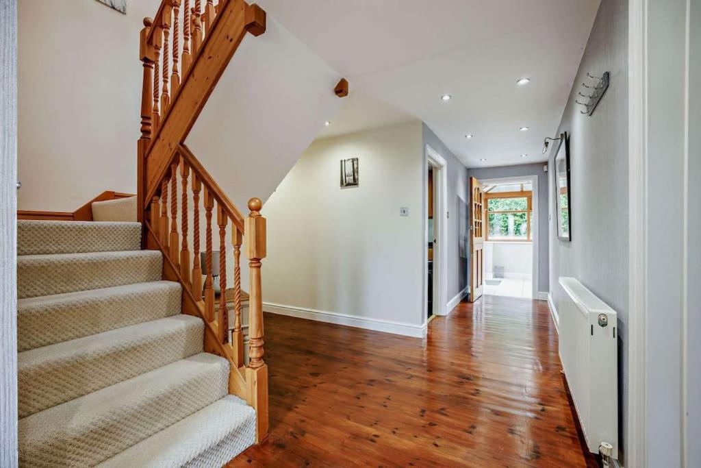 Beautiful 4-5 Bedroom Village House With Rural Views Salford  Esterno foto